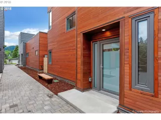 Photo #4: 19481902 Listing