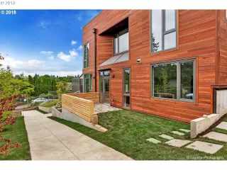 Photo #5: 19481902 Listing