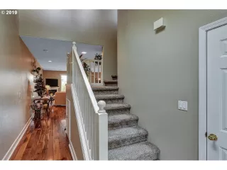 Photo #3: 19484079 Listing