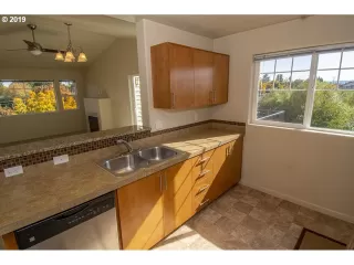 Photo #2: 19484790 Listing