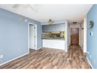 Photo #5: 19485155 Listing 