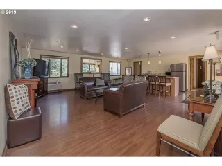 Photo #2: 19485845 Listing 
