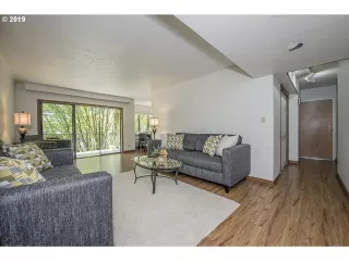 Photo #5: 19485845 Listing 