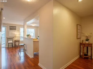 Photo #1: 19489346 Listing