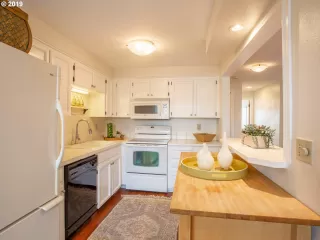 Photo #3: 19489346 Listing