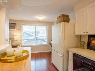 Photo #5: 19489346 Listing