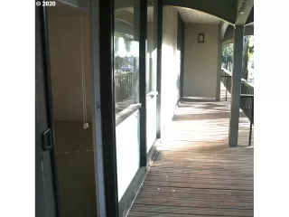 Photo #5: 19493397 Listing