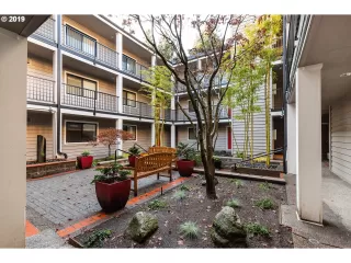 Photo #2: 19497423 Listing