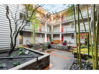 Photo #4: 19497423 Listing