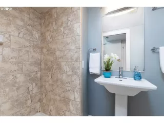 Photo #6: 19497423 Listing