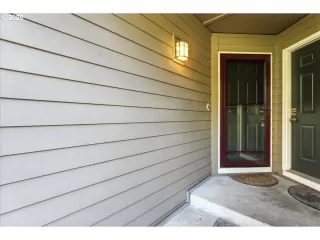 More Details about MLS # 195006594 : 4658 SW COMUS PL