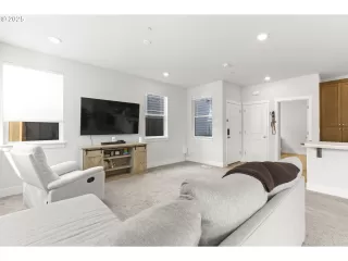 Photo #2: 195051034 Listing