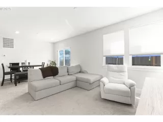 Photo #3: 195051034 Listing