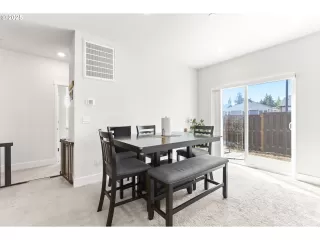 Photo #4: 195051034 Listing