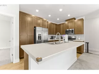 Photo #5: 195051034 Listing