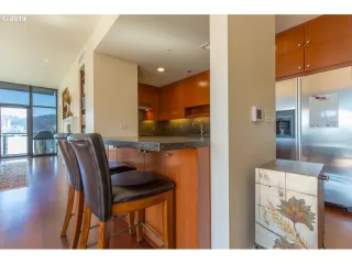 Photo #4: 19508029 Listing