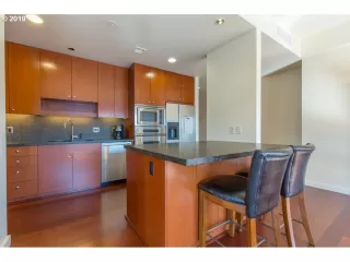 Photo #5: 19508029 Listing