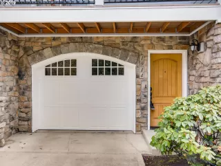 Photo #2: 19508366 Listing