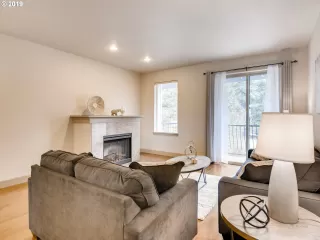 Photo #3: 19508366 Listing