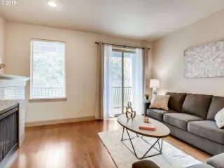 Photo #4: 19508366 Listing