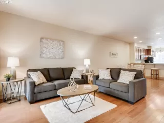 Photo #5: 19508366 Listing