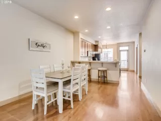 Photo #6: 19508366 Listing