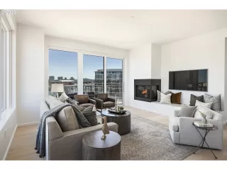 Photo #5: 19508466 Listing