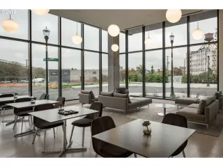 Photo #1: 19512441 Listing