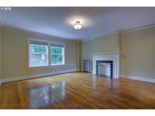 Photo #2: 19513171 Listing
