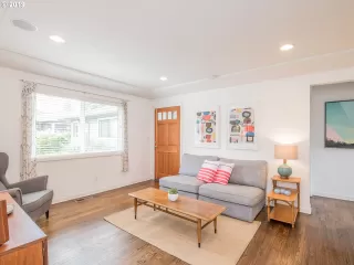 Photo #6: 19513639 Listing