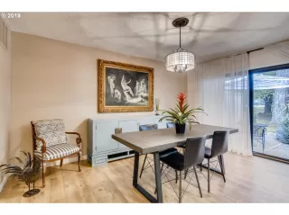 Photo #2: 19517629 Listing