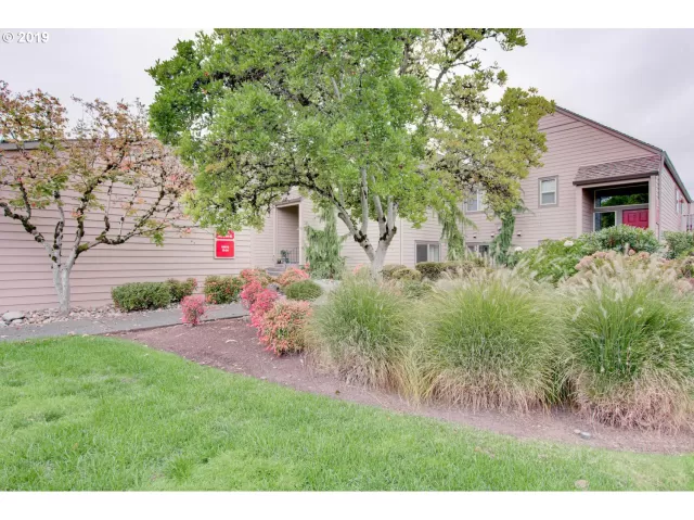 MLS: 19523263 Condo For Sale