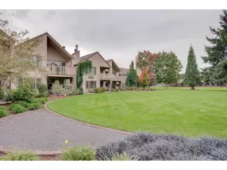 Photo #1: 19523263 Listing