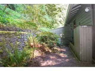 Photo #6: 19523666 Listing