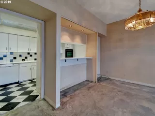 Photo #6: 19524907 Listing