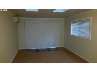 Photo #3: 19525899 Listing