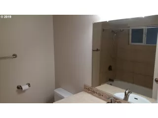 Photo #6: 19525899 Listing