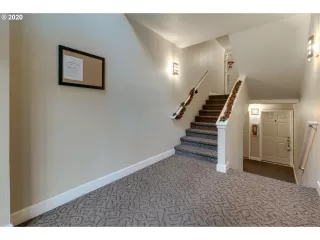 Photo #2: 19527726 Listing