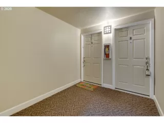 Photo #3: 19527726 Listing