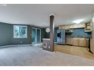 Photo #4: 19527726 Listing