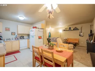 Photo #5: 19530834 Listing