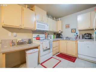 Photo #6: 19530834 Listing