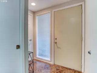 Photo #5: 19532502 Listing