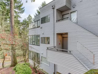 Photo #6: 19532502 Listing