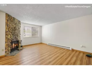 Photo #5: 19532993 Listing