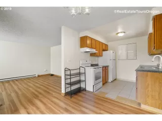 Photo #6: 19532993 Listing