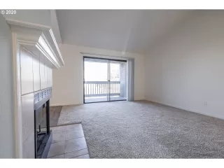 Photo #5: 19534183 Listing 