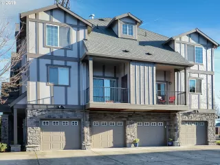 Photo #2: 19538662 Listing