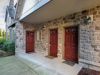 Photo #3: 19538662 Listing