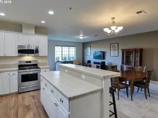 Photo #6: 19538662 Listing